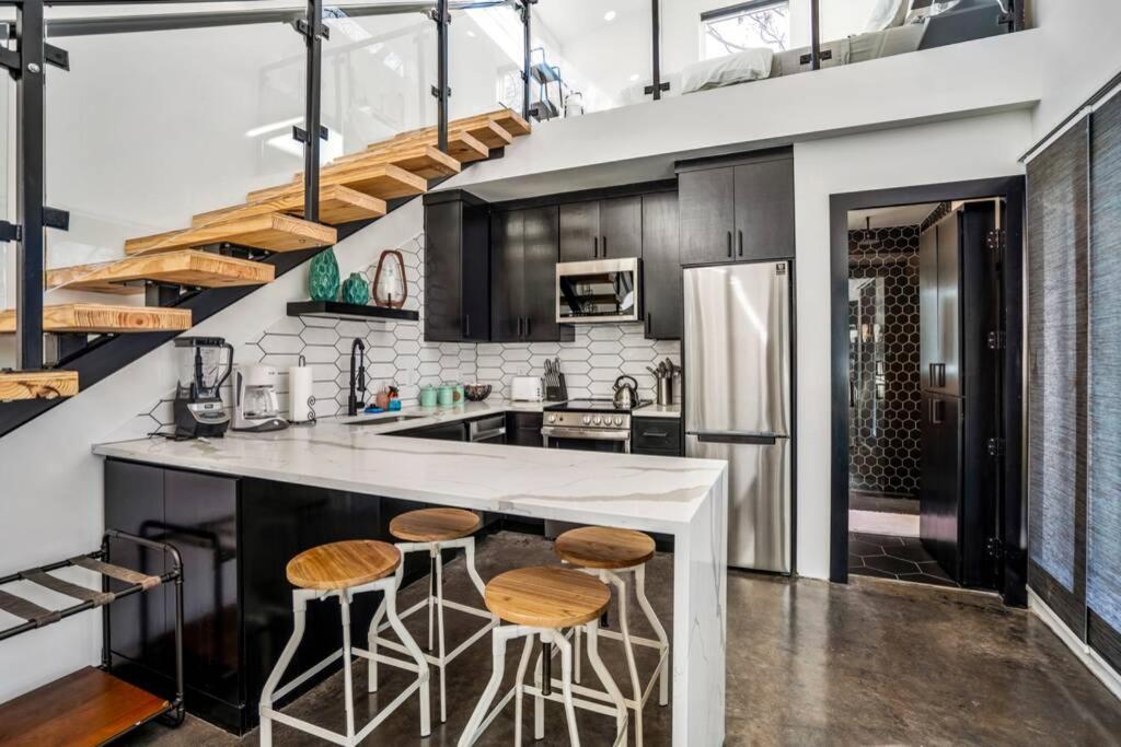 Quantum Tiny Loft At East End Revitalized 休斯敦 外观 照片
