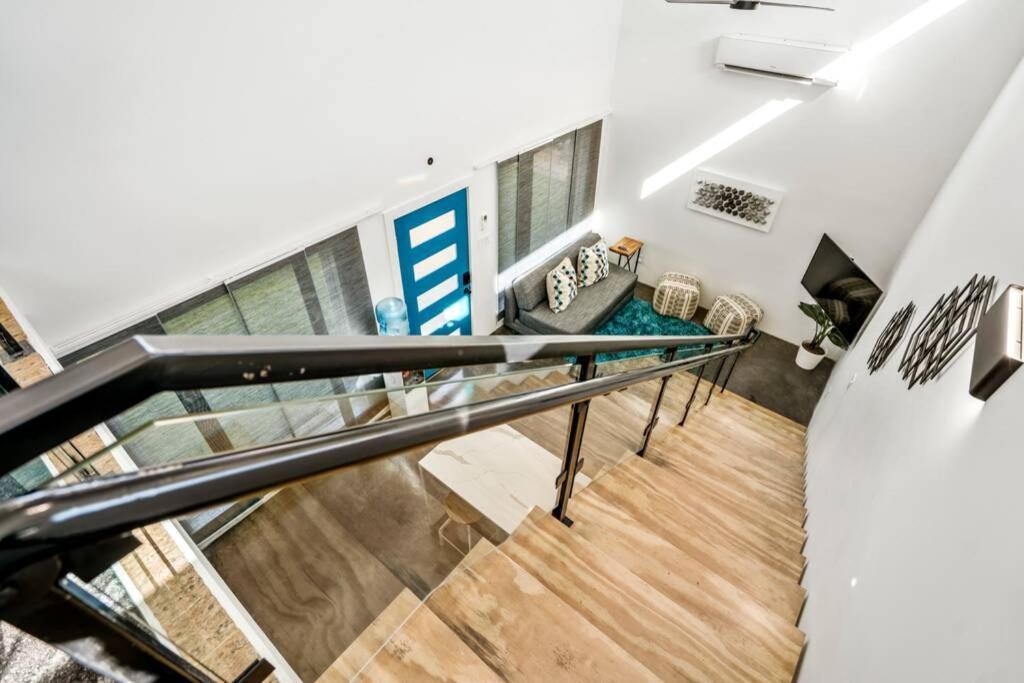 Quantum Tiny Loft At East End Revitalized 休斯敦 外观 照片