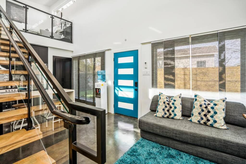 Quantum Tiny Loft At East End Revitalized 休斯敦 外观 照片
