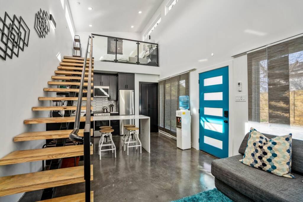 Quantum Tiny Loft At East End Revitalized 休斯敦 外观 照片